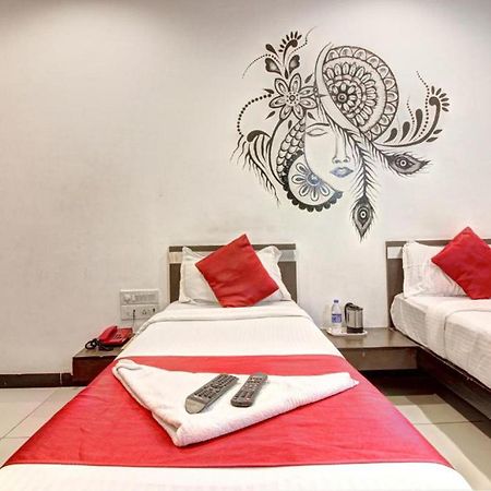 Hotel Sunshine Airport Мумбаи Экстерьер фото